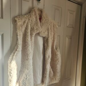 Betsey Johnson White Faux Fur Vest With Pockets XL